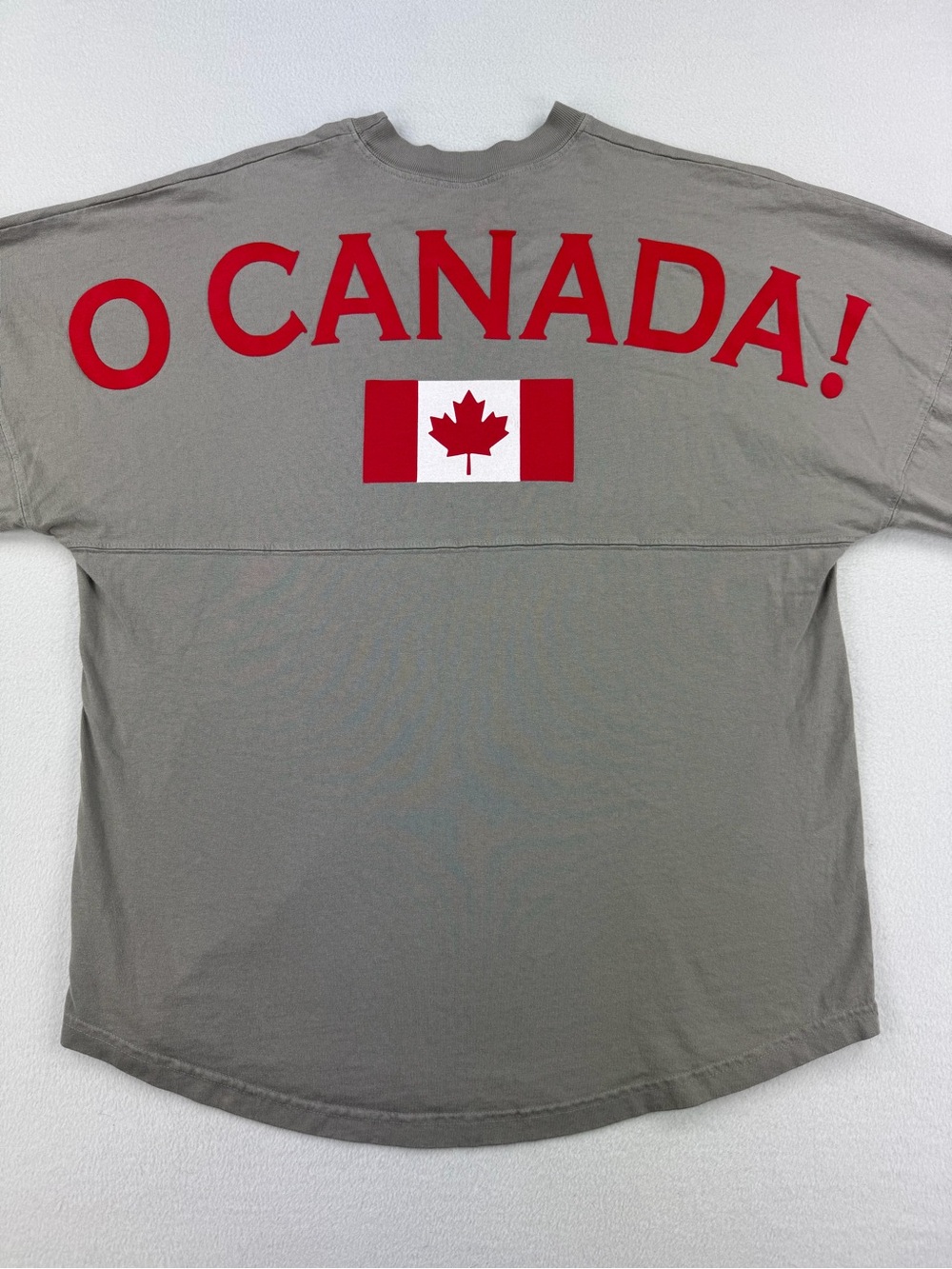Disney EPCOT World Showcase Gray Canada Spirit Jersey “O Canada” Men’s Size M